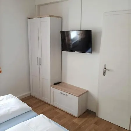 Foerster * 格劳豪